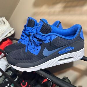 NEW Nike Air Max 90 Men’s Size 9.5